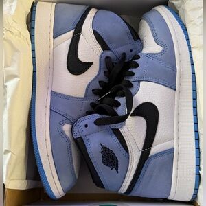Nike Air Jordan 1 Retro High in Blue and White